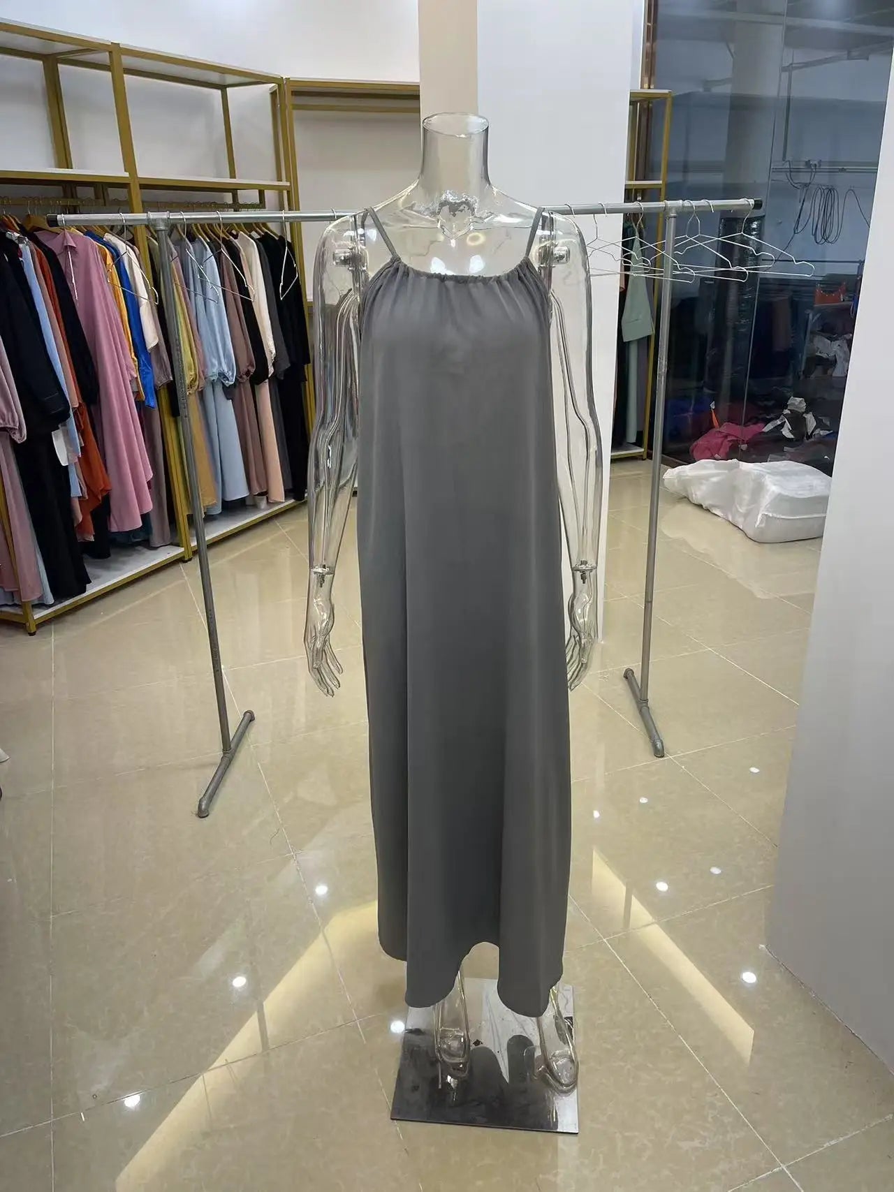 Robe Maxi Ample Sans Bretelles Dos Nu – Confort & Style
