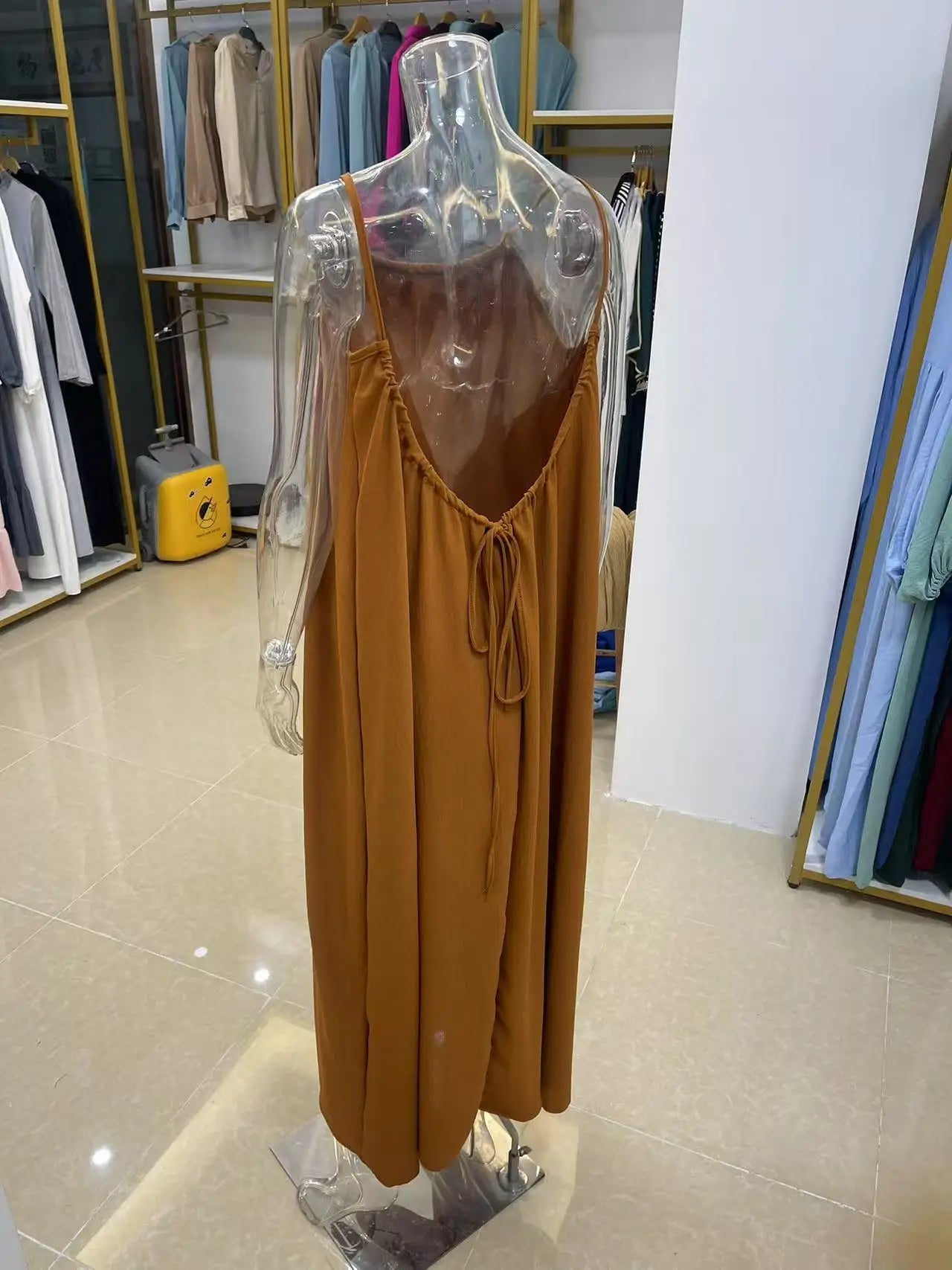 Robe Maxi Ample Sans Bretelles Dos Nu – Confort & Style