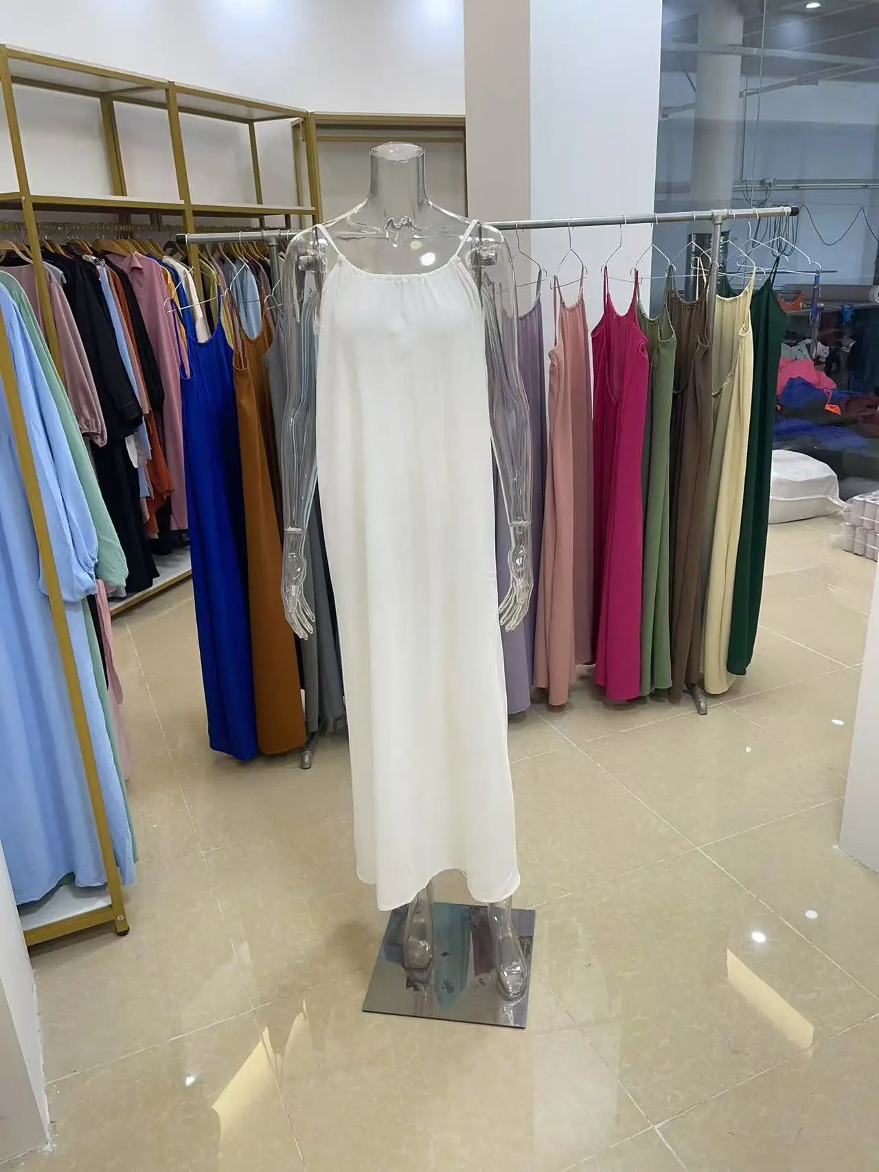 Robe Maxi Ample Sans Bretelles Dos Nu – Confort & Style
