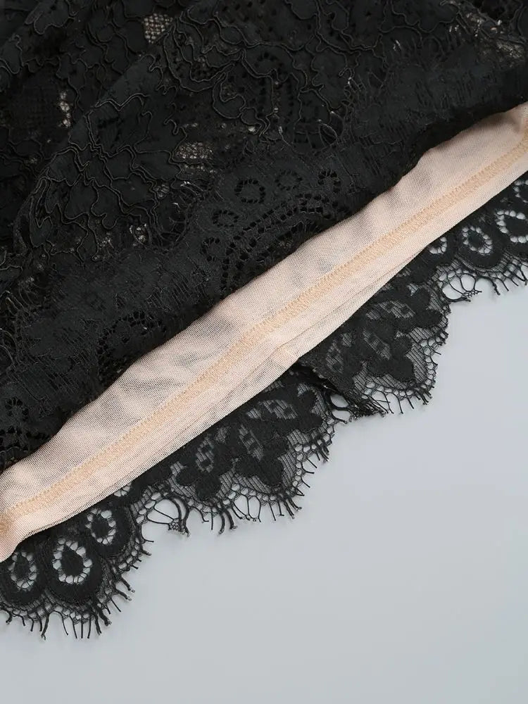 Robe de Soirée Dentelle Bustier Slim – Élégance & Sophistication