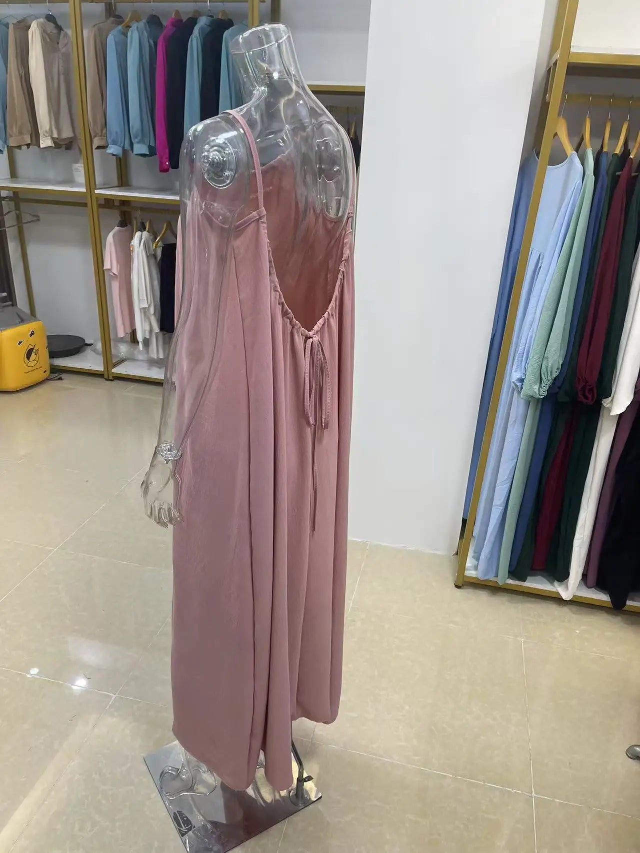 Robe Maxi Ample Sans Bretelles Dos Nu – Confort & Style