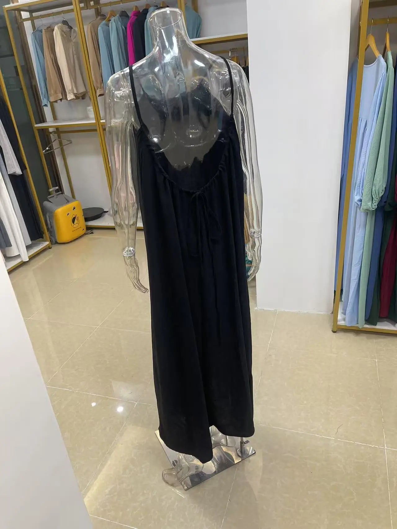 Robe Maxi Ample Sans Bretelles Dos Nu – Confort & Style