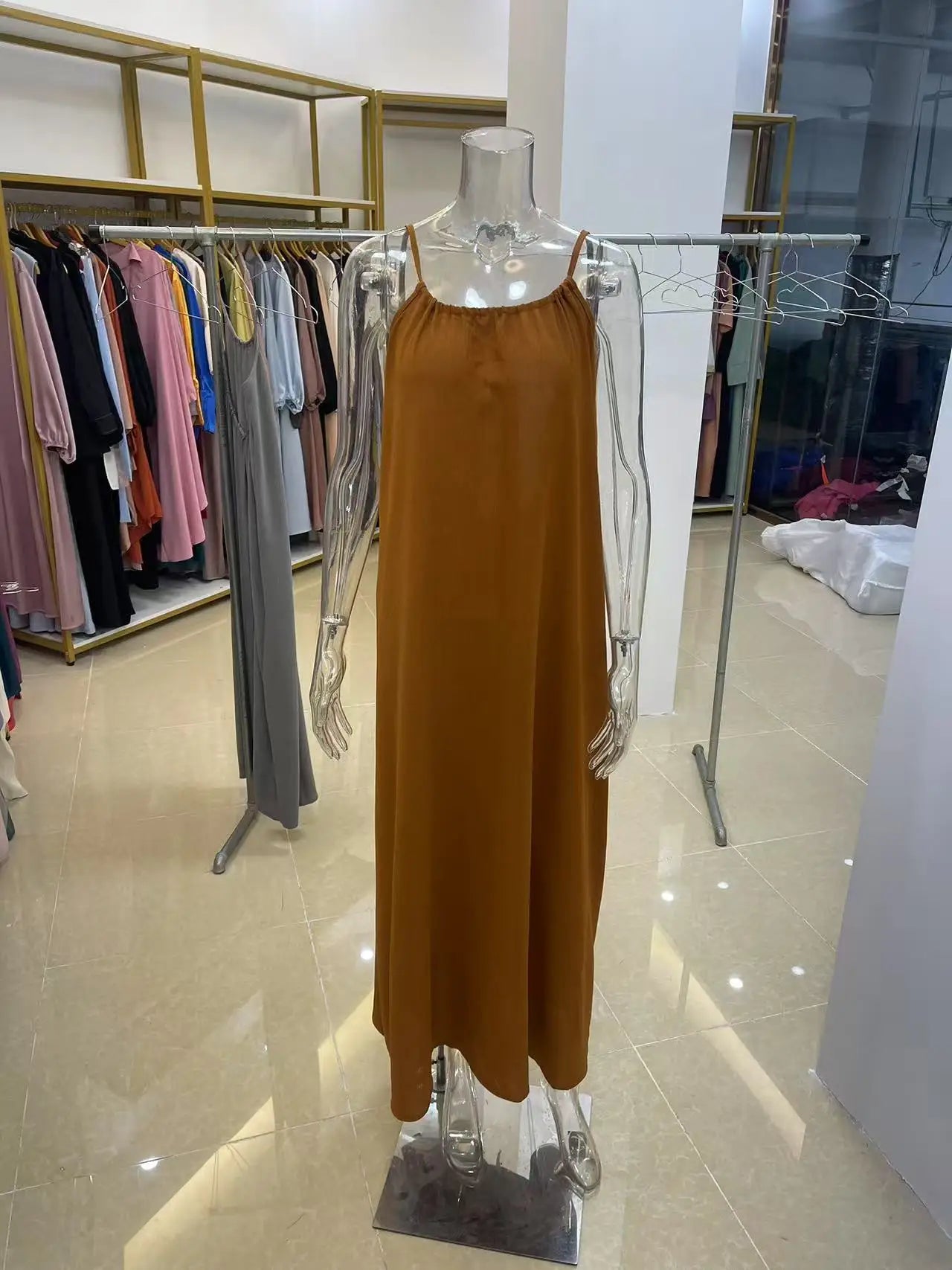 Robe Maxi Ample Sans Bretelles Dos Nu – Confort & Style