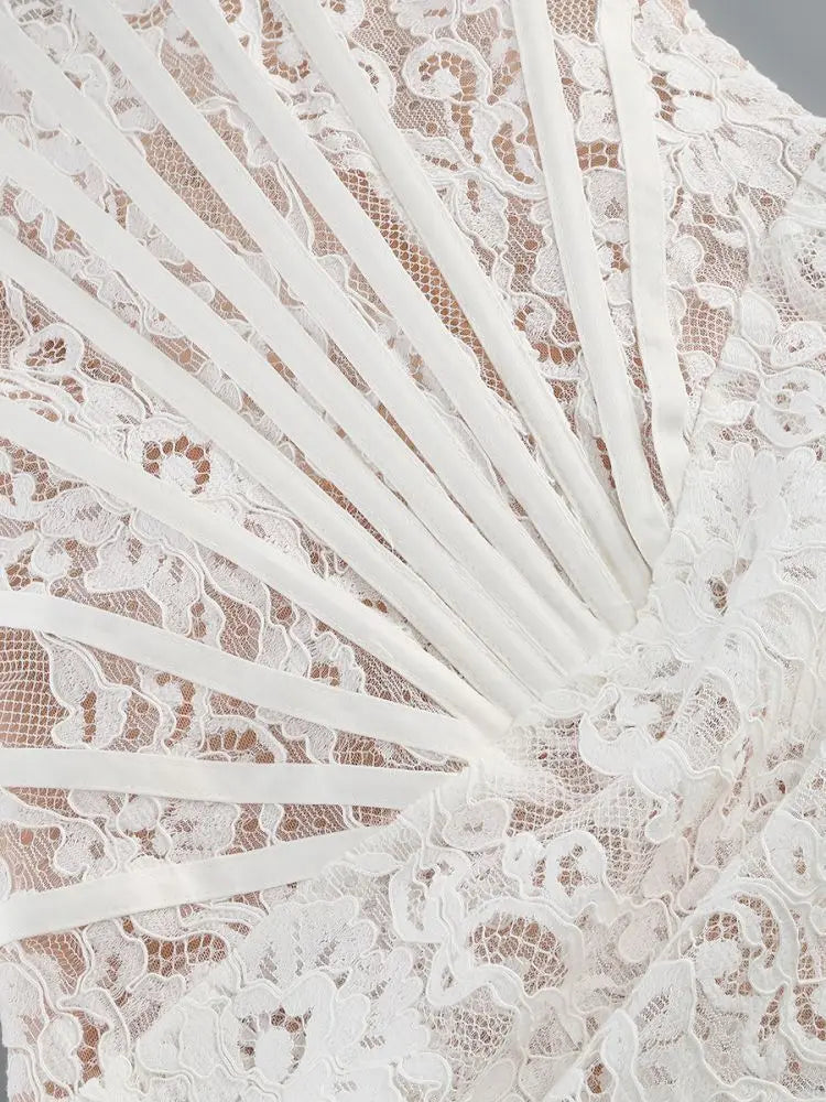 Robe de Soirée Dentelle Bustier Slim – Élégance & Sophistication