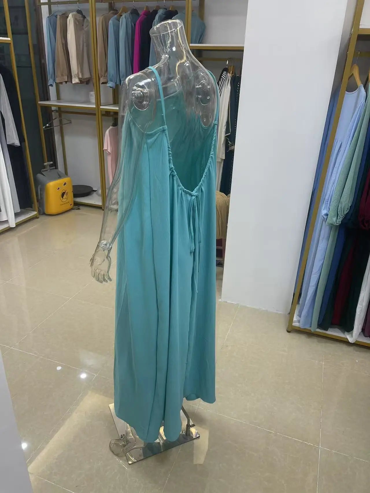 Robe Maxi Ample Sans Bretelles Dos Nu – Confort & Style