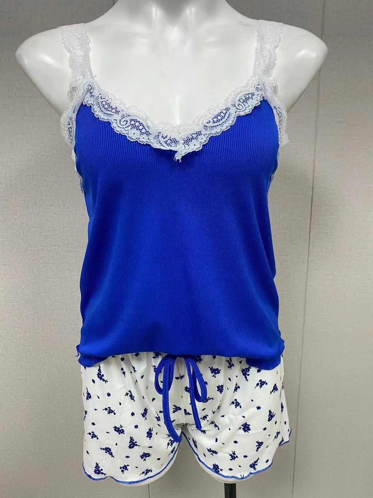 Ensemble Pyjama Dentelle 2 Pièces Camisole + Short – Été Femme