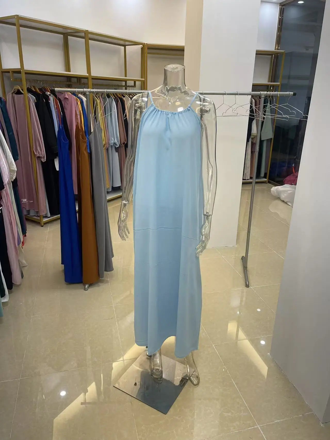 Robe Maxi Ample Sans Bretelles Dos Nu – Confort & Style