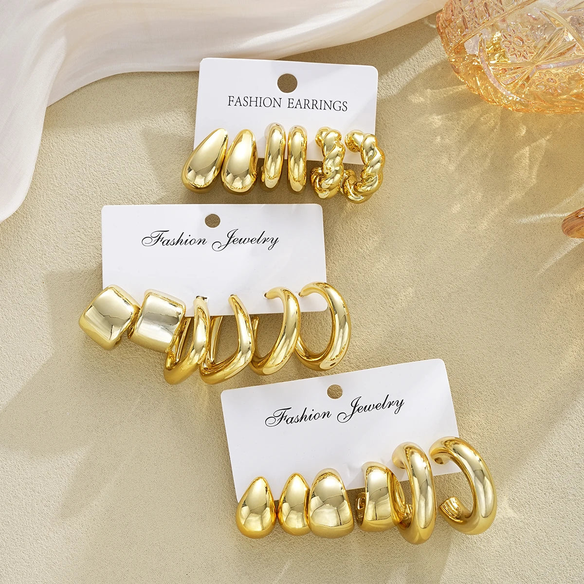 Coffret 18 Boucles d'Oreilles Géométriques Dorées – Set Bijoux