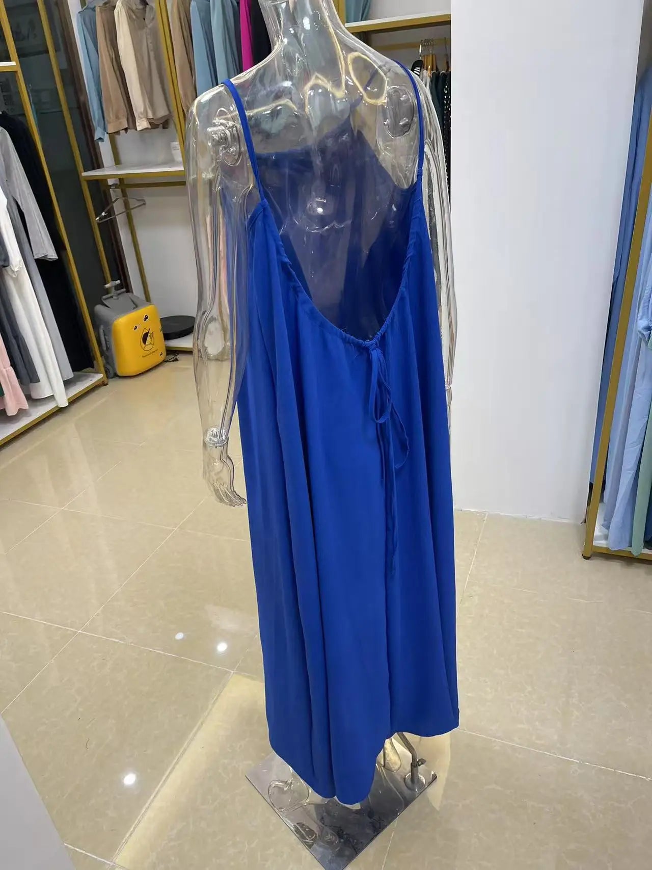 Robe Maxi Ample Sans Bretelles Dos Nu – Confort & Style