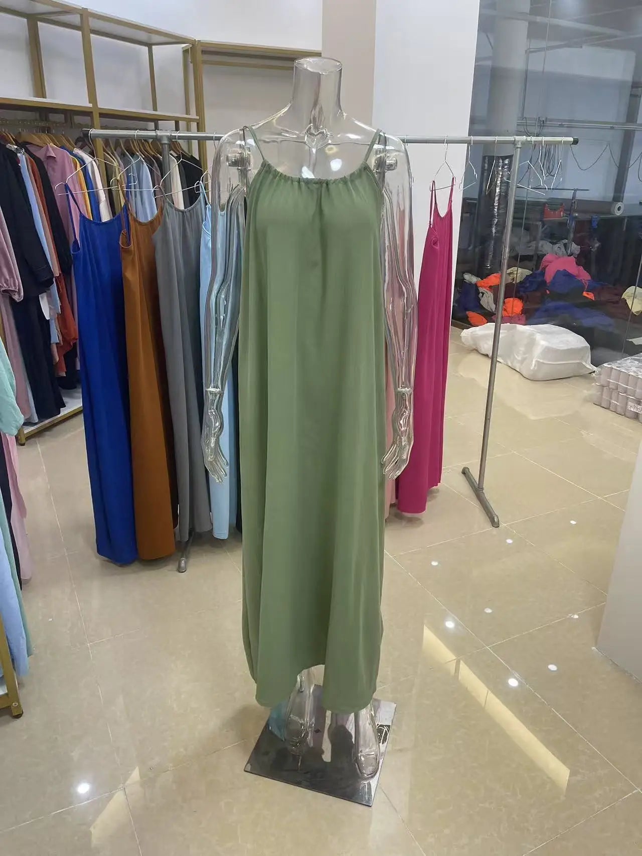 Robe Maxi Ample Sans Bretelles Dos Nu – Confort & Style