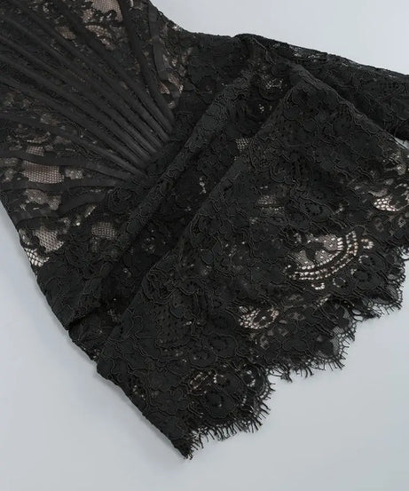 Robe de Soirée Dentelle Bustier Slim – Élégance & Sophistication