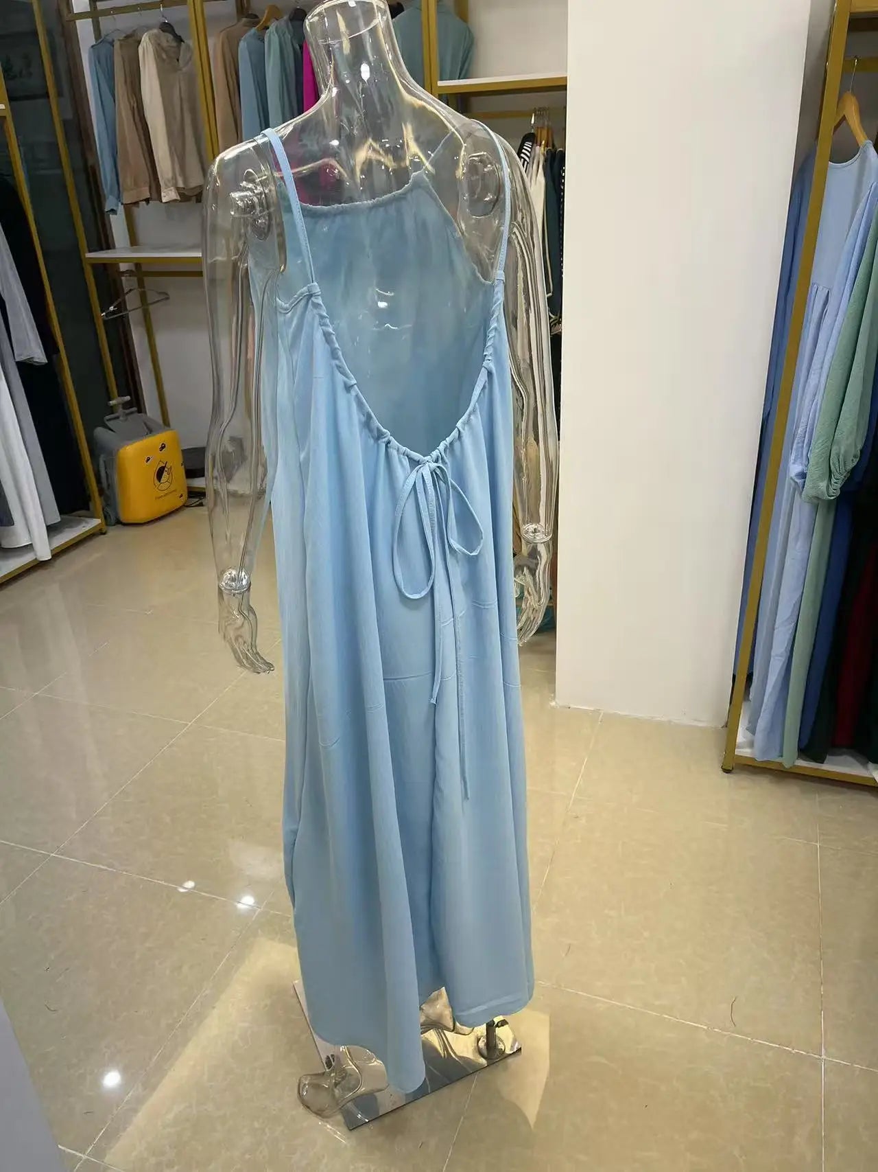 Robe Maxi Ample Sans Bretelles Dos Nu – Confort & Style