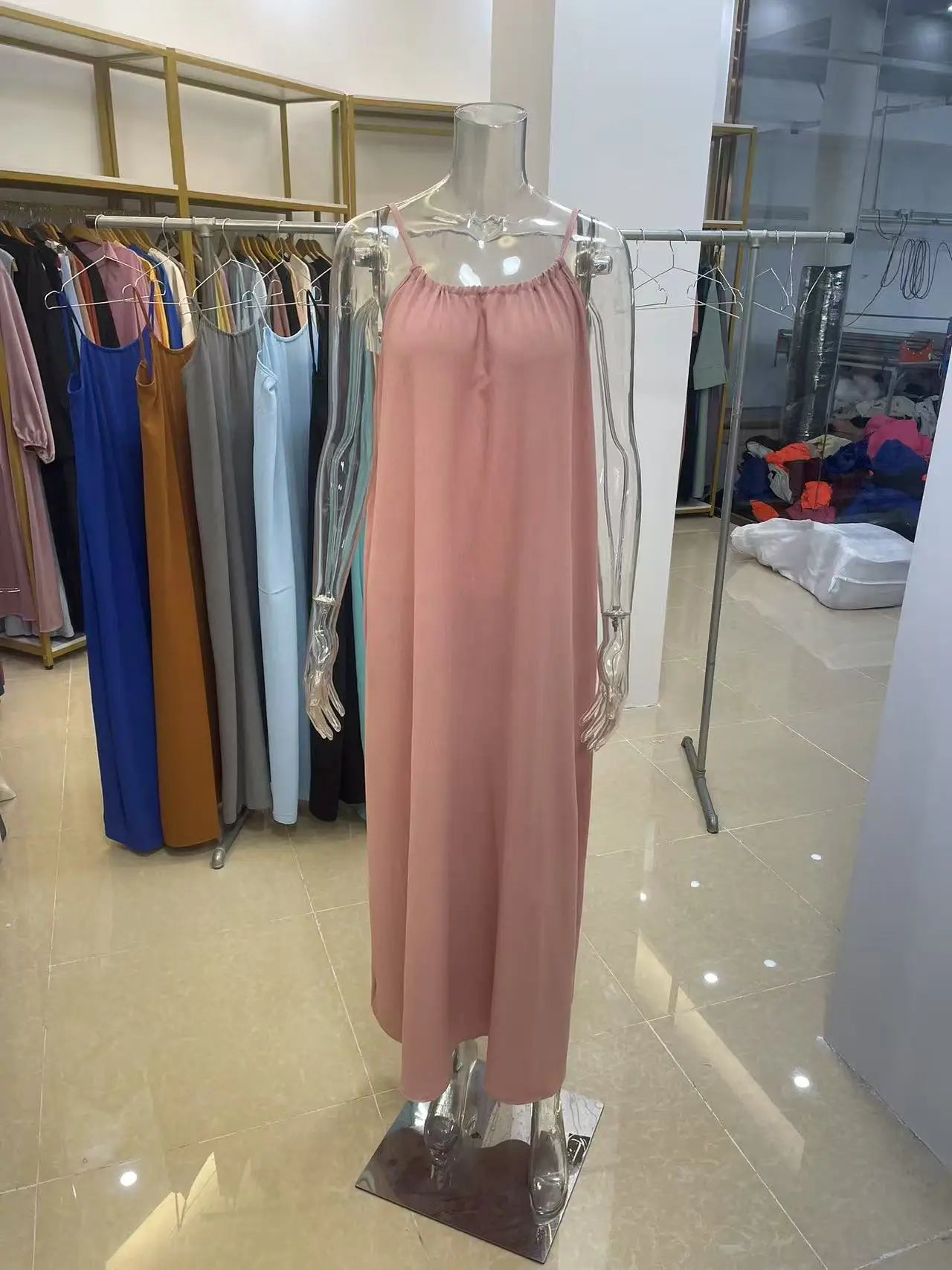 Robe Maxi Ample Sans Bretelles Dos Nu – Confort & Style
