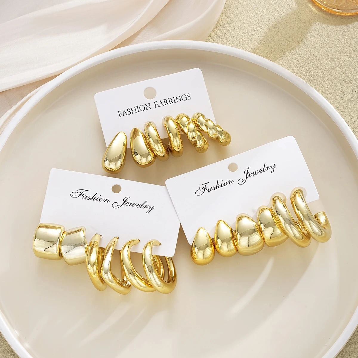 Coffret 18 Boucles d'Oreilles Géométriques Dorées – Set Bijoux