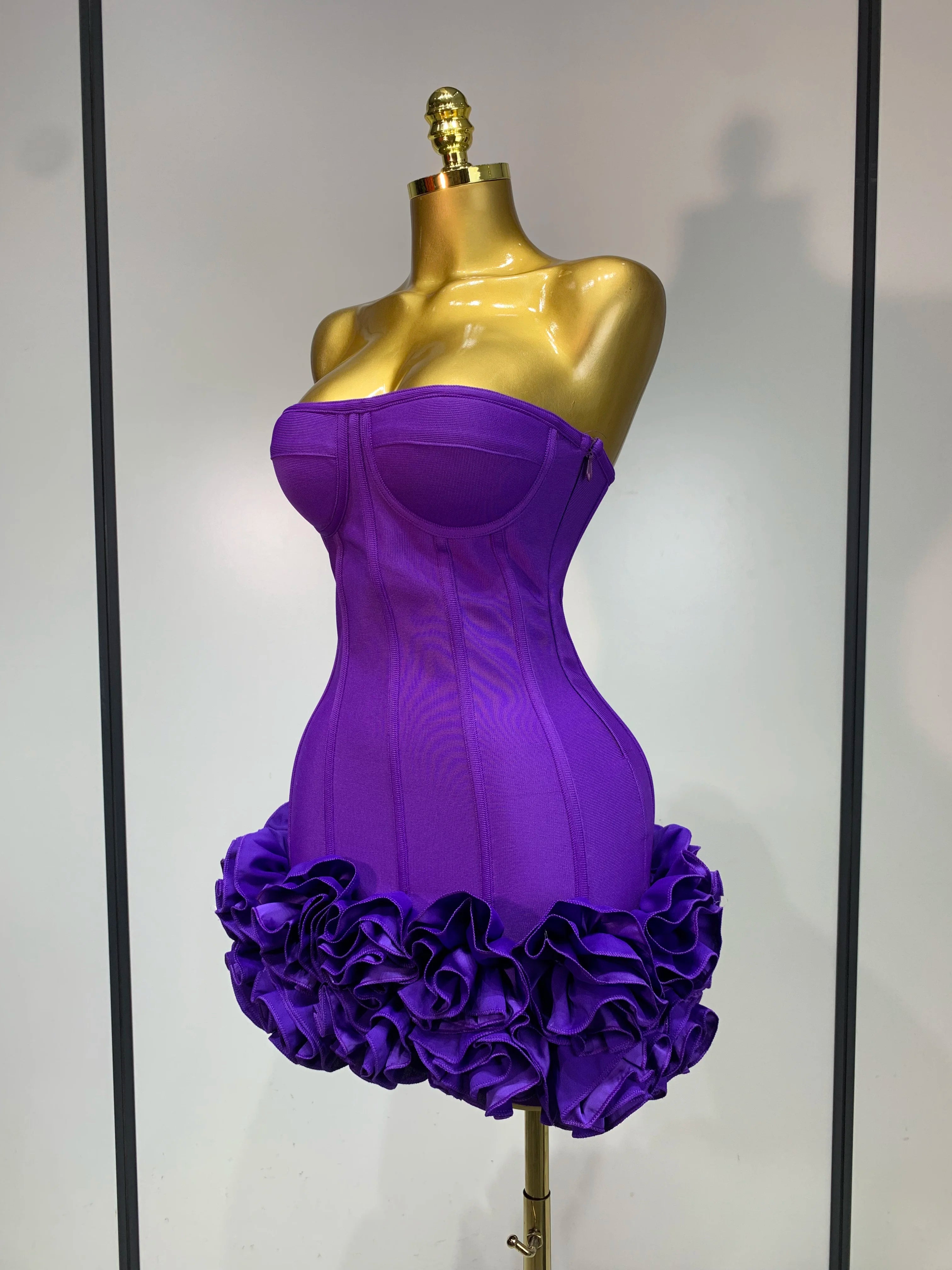 Robe Bandage Mini Strapless Appliqués Floraux – Soirée VIP