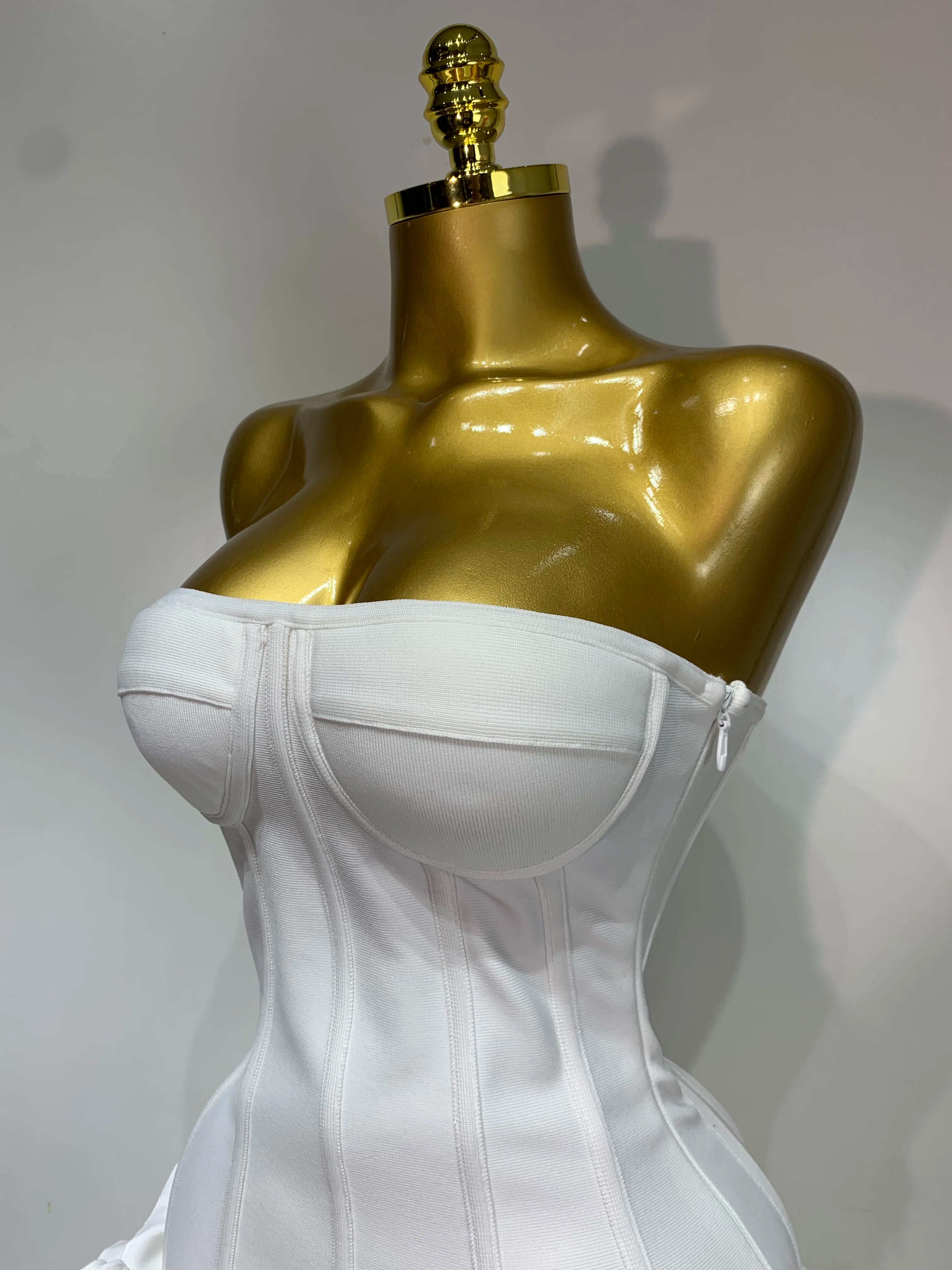 Robe Bandage Mini Strapless Appliqués Floraux – Soirée VIP