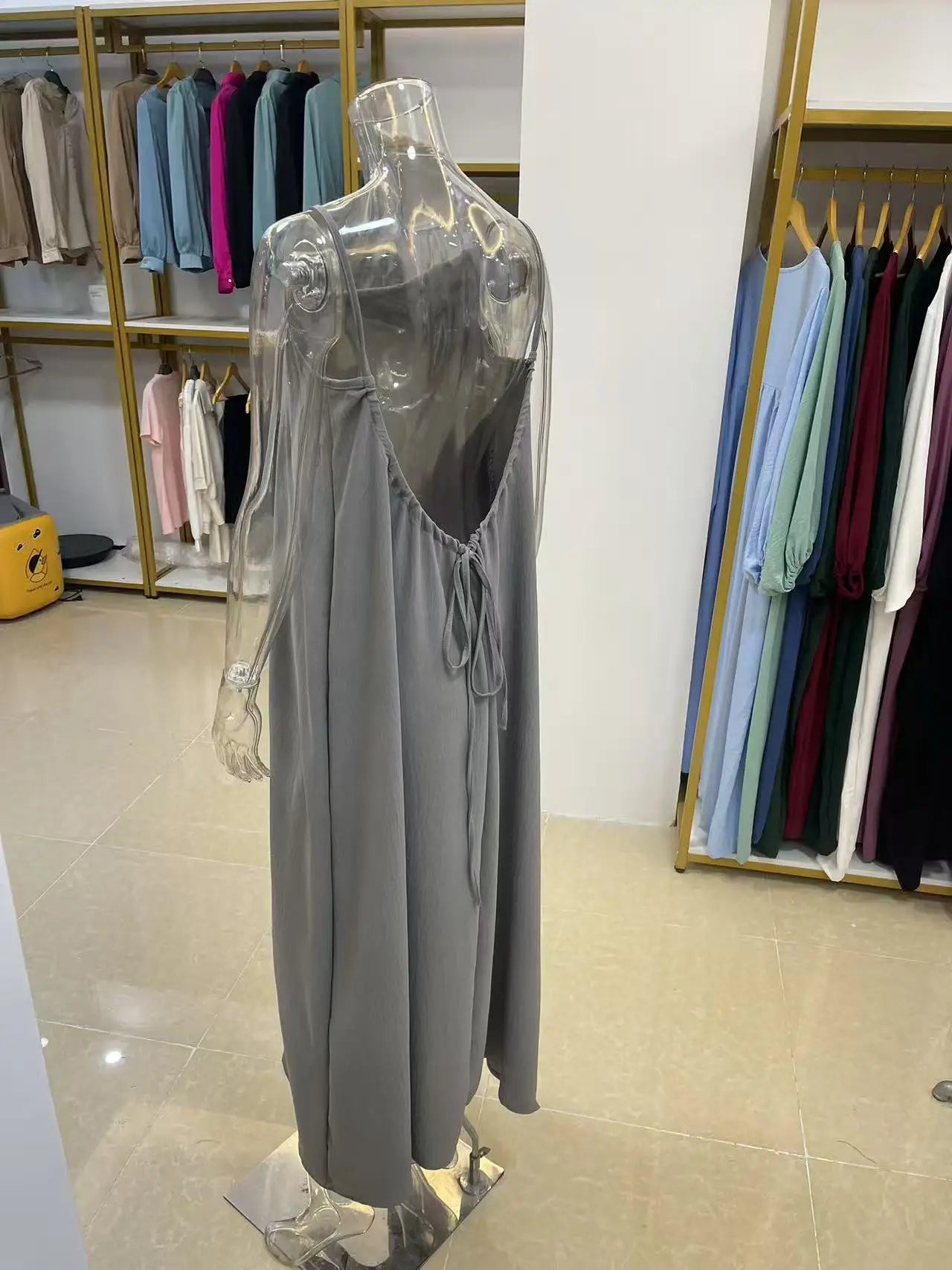 Robe Maxi Ample Sans Bretelles Dos Nu – Confort & Style