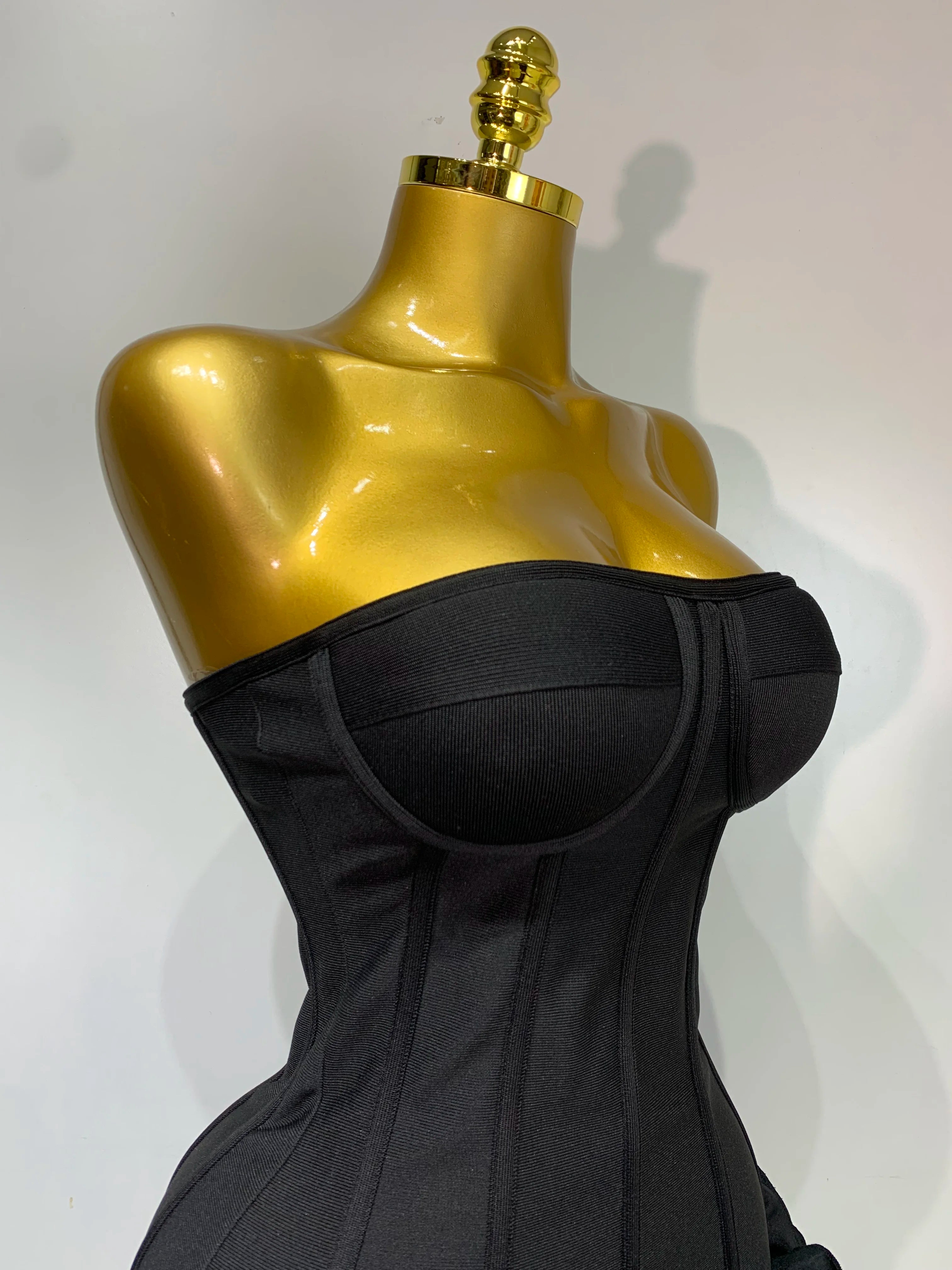 Robe Bandage Mini Strapless Appliqués Floraux – Soirée VIP