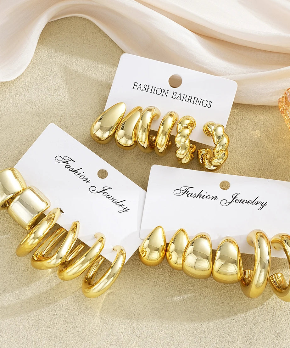 Coffret 18 Boucles d'Oreilles Géométriques Dorées – Set Bijoux