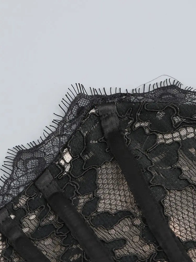 Robe de Soirée Dentelle Bustier Slim – Élégance & Sophistication