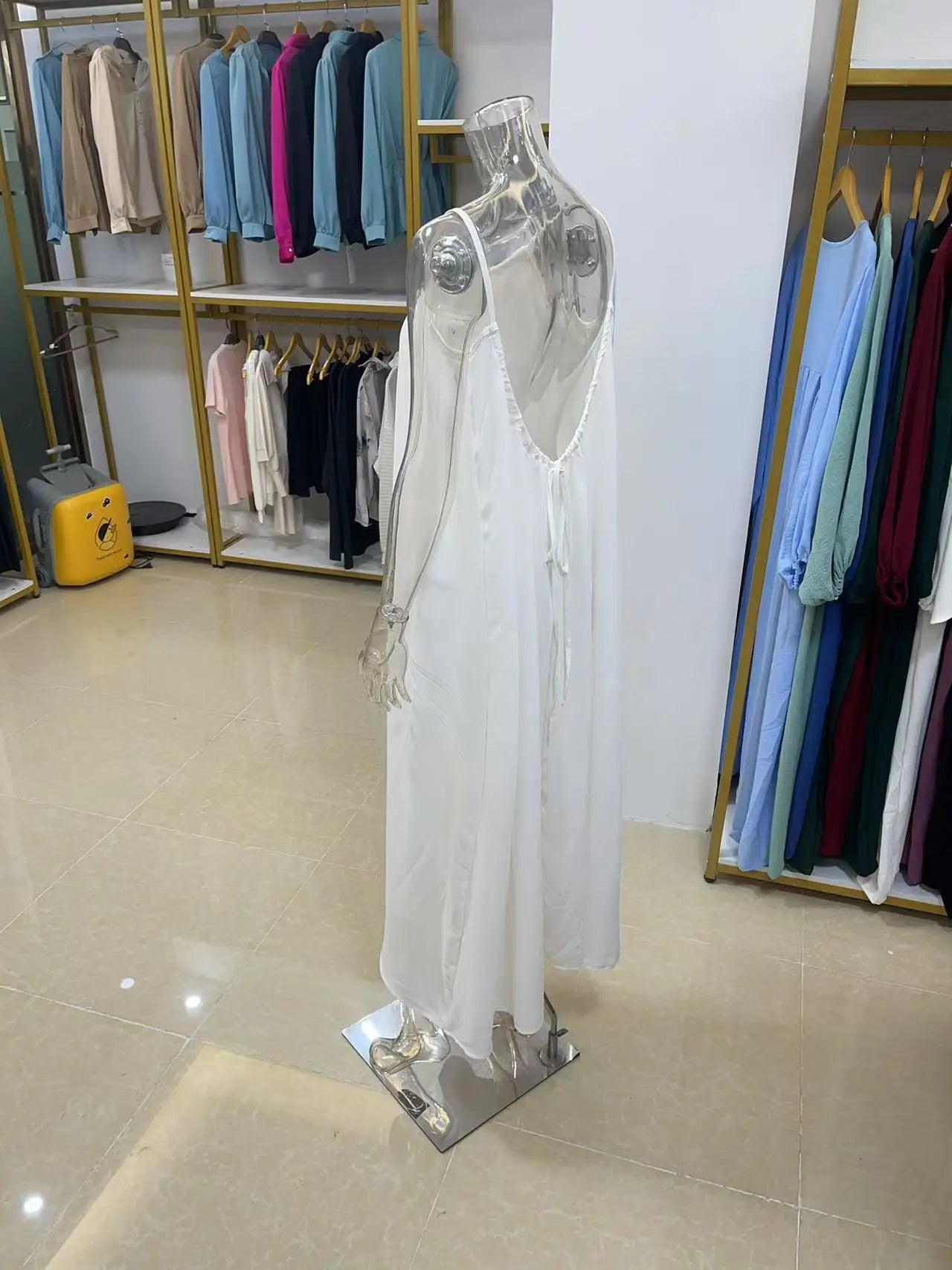 Robe Maxi Ample Sans Bretelles Dos Nu – Confort & Style